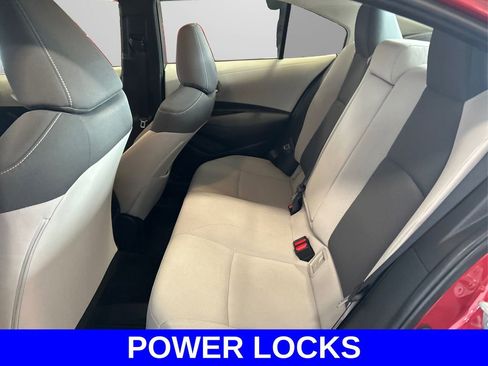 Used 2021 Toyota Corolla LE image 10