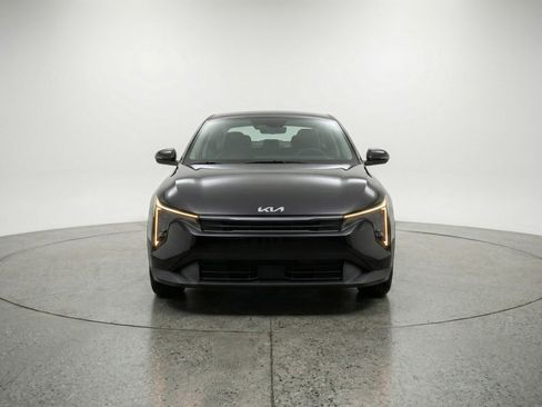 Used 2025 Kia K4 FWD image 2