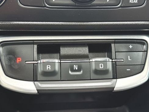 Used 2023 GMC Terrain SLT w/ Infotainment Package II AWD/4WD image 16