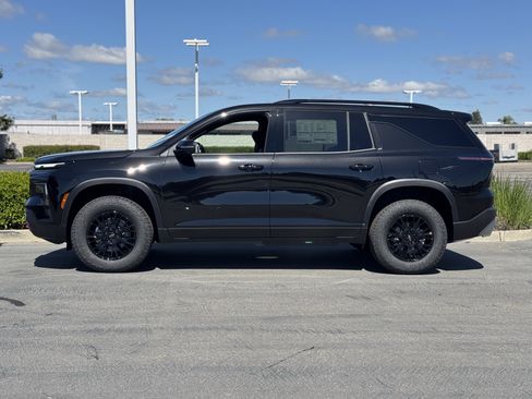 New 2026 Chevrolet Traverse Z71 w/ Driver Confidence Package AWD/4WD image 4