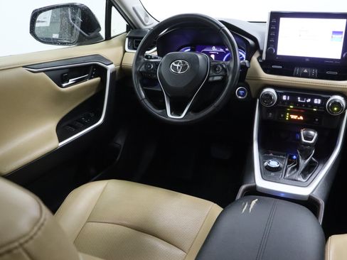 Used 2022 Toyota RAV4 Limited AWD/4WD image 32