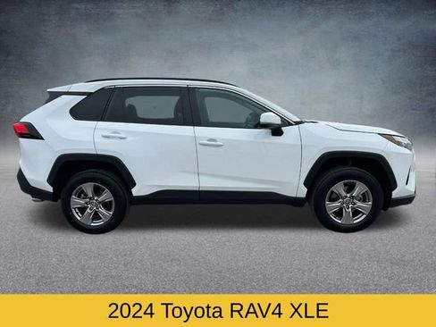 Used 2024 Toyota RAV4 XLE image 2