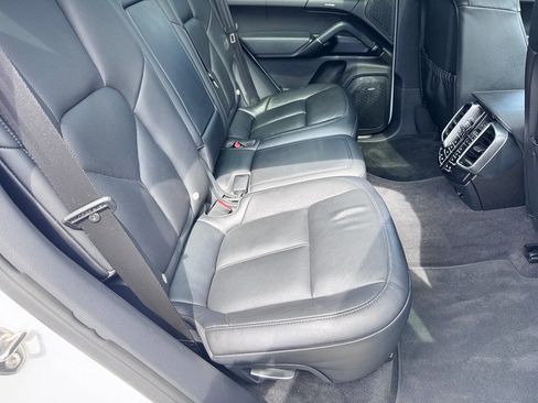 Used 2015 Porsche Cayenne S image 17