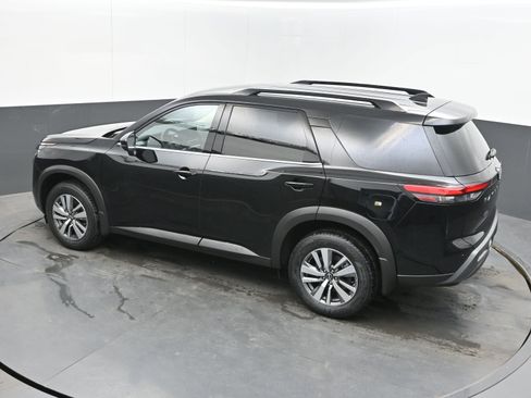 New 2026 Nissan Pathfinder SL FWD image 36