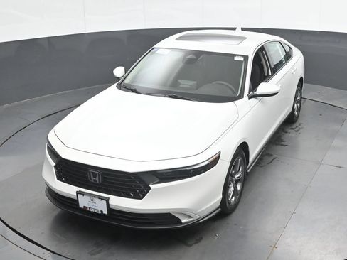Used 2023 Honda Accord EX image 35