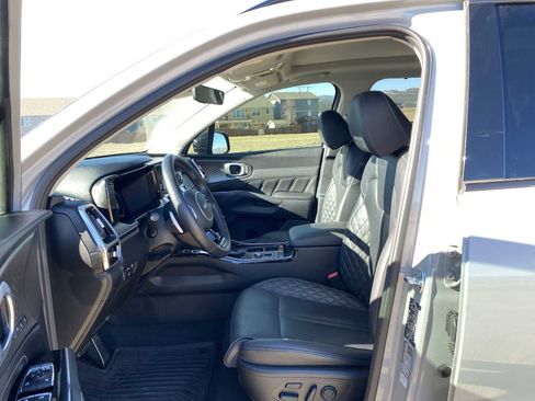 Used 2023 Kia Sorento SX image 17