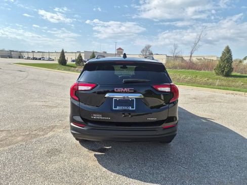 Used 2023 GMC Terrain SLE w/ Driver Convenience Package AWD/4WD image 6