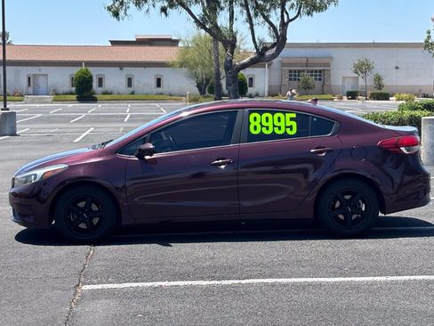 Used 2017 Kia Forte LX FWD image 4
