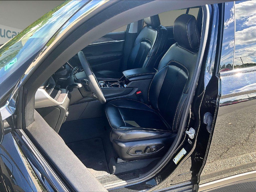 Used 2023 Jeep Grand Cherokee 4WD 4xe image 10