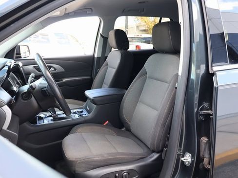 Used 2020 Chevrolet Traverse LT image 10