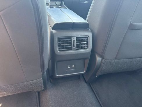 Used 2025 Nissan Rogue SV FWD image 20