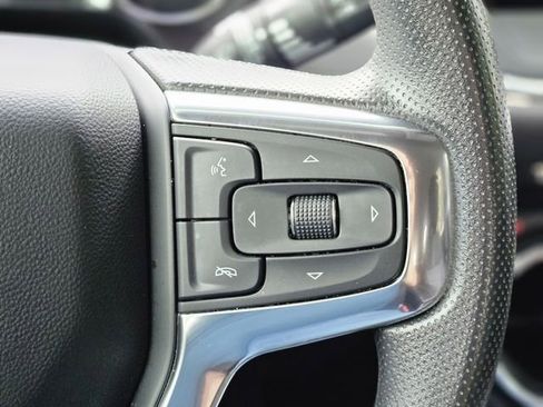 Used 2023 Chevrolet Blazer LT FWD image 18