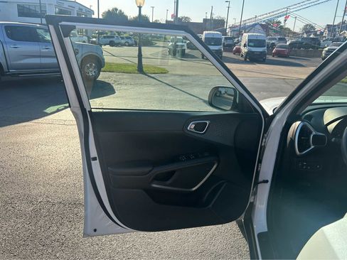 Used 2021 Kia Soul S image 14