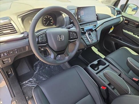 New 2026 Honda Odyssey Touring image 3