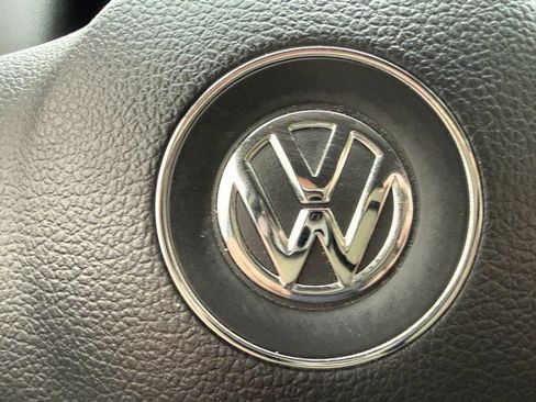 Used 2017 Volkswagen Tiguan Limited w/ Premium Package FWD image 20