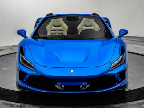 Used 2023 Ferrari F8 Tributo RWD image 38