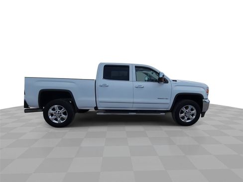 Used 2019 GMC Sierra 2500 SLT w/ Duramax Plus Package AWD/4WD image 9