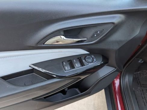 Used 2025 Chevrolet Trax LT w/ LT Convenience Package image 8