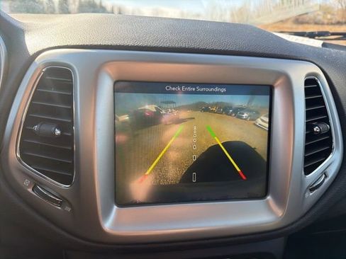 Used 2018 Jeep Compass Latitude w/ Popular Equipment Group image 19