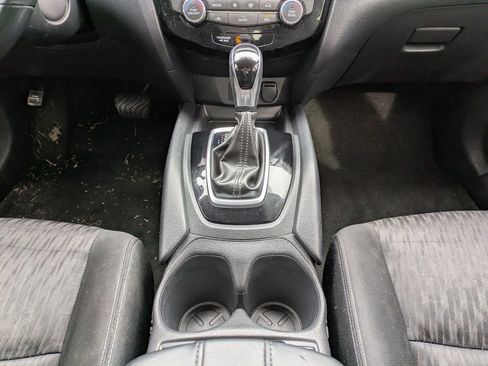 Used 2018 Nissan Rogue SV image 20