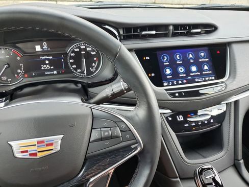Certified 2024 Cadillac XT5 Premium Luxury AWD/4WD image 23