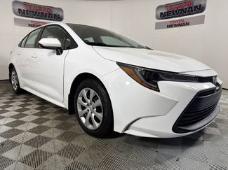 Used 2025 Toyota Corolla LE video 1