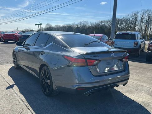 Used 2022 Nissan Altima 2.5 SR w/ Midnight Edition Package image 5