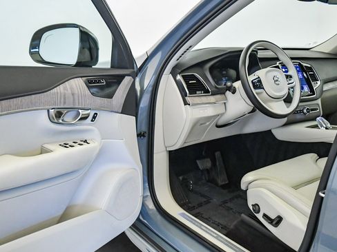 Certified 2023 Volvo XC90 T8 Ultimate image 25