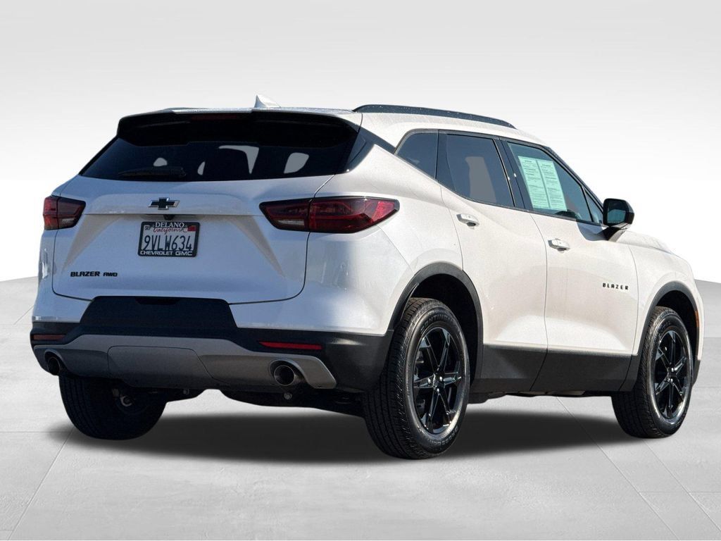 Used 2025 Chevrolet Blazer LT w/ Midnight/Sport Edition AWD/4WD image 5