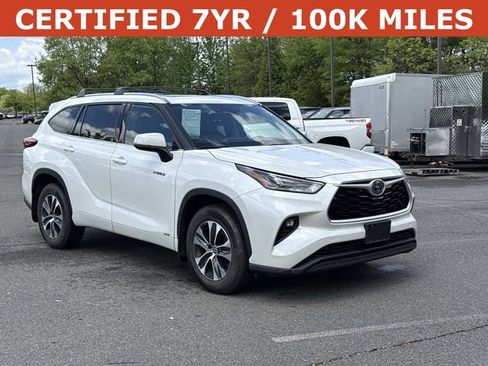 Used 2021 Toyota Highlander XLE image 1