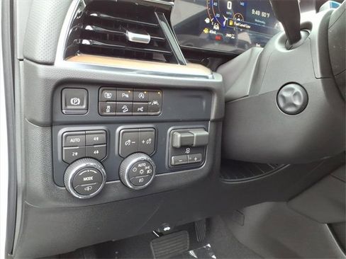 New 2026 Chevrolet Suburban High Country image 12