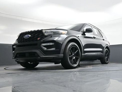 Used 2020 Ford Explorer ST w/ Premium Technology Package image 37