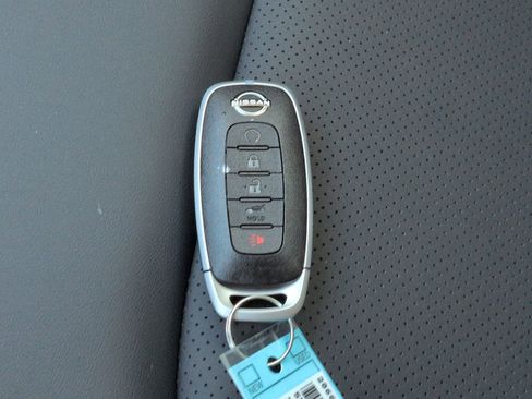 New 2026 Nissan Pathfinder SL image 32