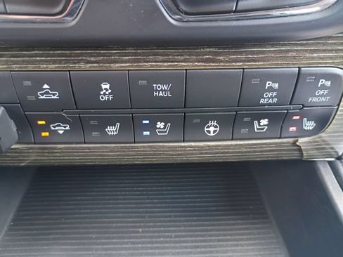 Used 2014 RAM 1500 Limited AWD/4WD image 32