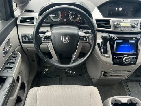Used 2017 Honda Odyssey SE image 15