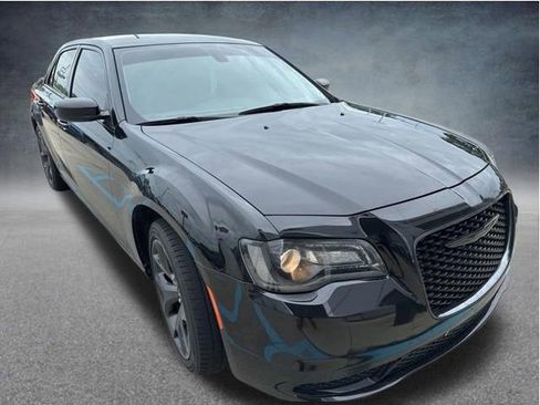 Used 2023 Chrysler 300 Touring w/ Sport Appearance Package RWD image 2