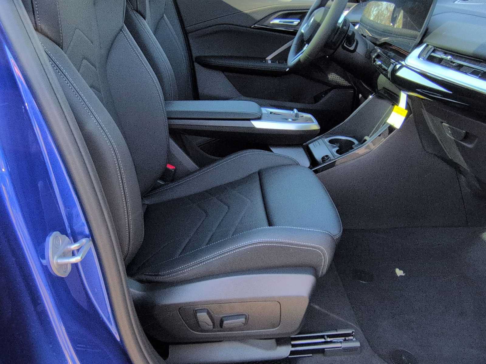 Used 2026 BMW X2 xDrive28i w/ Technology Package AWD/4WD image 24