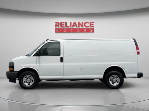 Used 2020 Chevrolet Express 2500 w/ Driver Convenience Package RWD image 3