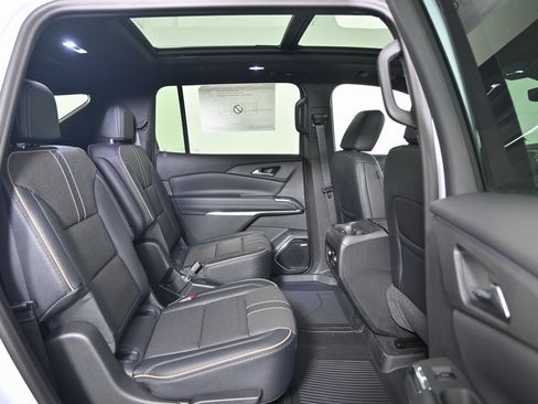 New 2026 Chevrolet Traverse High Country w/ LPO, Floor Liner Package image 15