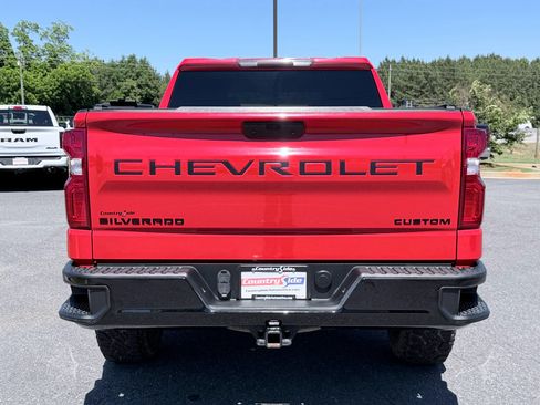 Used 2021 Chevrolet Silverado 1500 Custom Trail Boss w/ LPO, Dark Essentials Package AWD/4WD image 8
