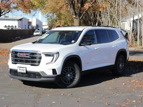 Used 2025 GMC Acadia Elevation image 1