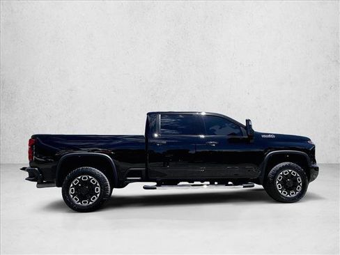 Used 2024 Chevrolet Silverado 2500 High Country w/ Technology Package AWD/4WD image 5