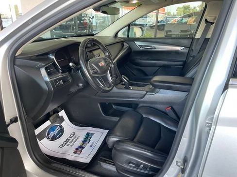 Used 2017 Cadillac XT5 Luxury w/ Driver Awareness Package FWD image 15