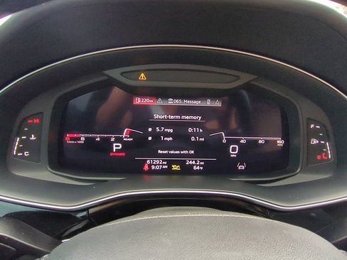 Used 2021 Audi Q8 Prestige image 28