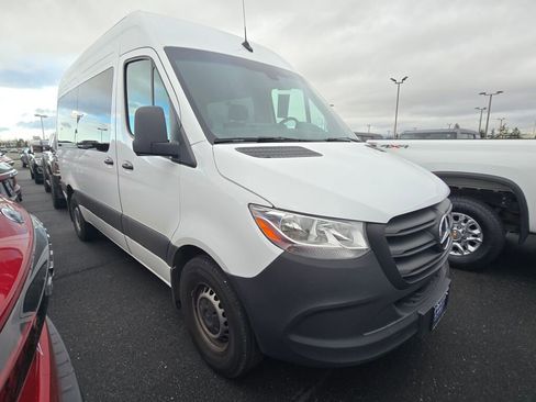 Used 2024 Mercedes-Benz Sprinter 2500 image 2