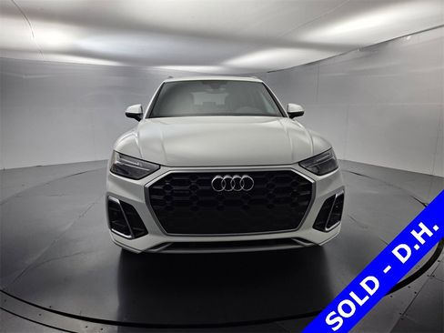 Used 2021 Audi Q5 e Premium Plus image 3