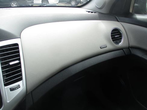 Used 2016 Chevrolet Cruze LS image 24