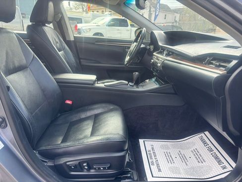 Used 2015 Lexus ES 350 w/ Luxury Package FWD image 34