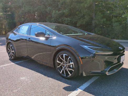 Used 2026 Toyota Prius Plug-In Hybrid w/ Limited Premium Package FWD image 2