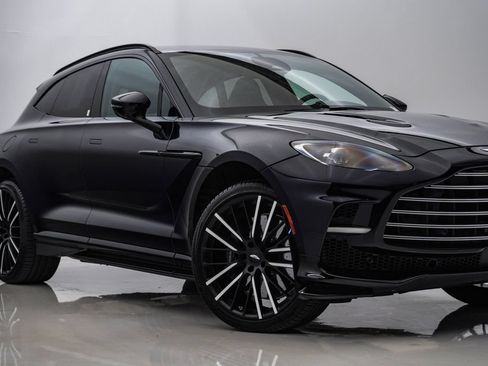Used 2025 Aston Martin DBX 707 AWD/4WD image 2